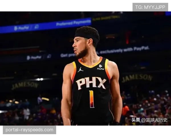 专访:太阳队医谈布克腿筋伤势反复,坦言“赛季末的密集赛程是诱因之一”。 专访:太阳队医谈布克腿筋伤势反复,坦言“赛季末的密集赛程是诱因之一”。