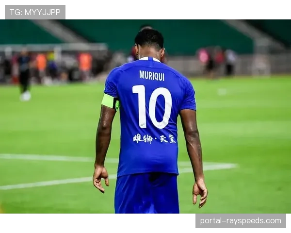 特写:沧州雄狮门将邵璞亮完成职业生涯第300次联赛出场 特写:沧州雄狮门将邵璞亮完成职业生涯第300次联赛出场